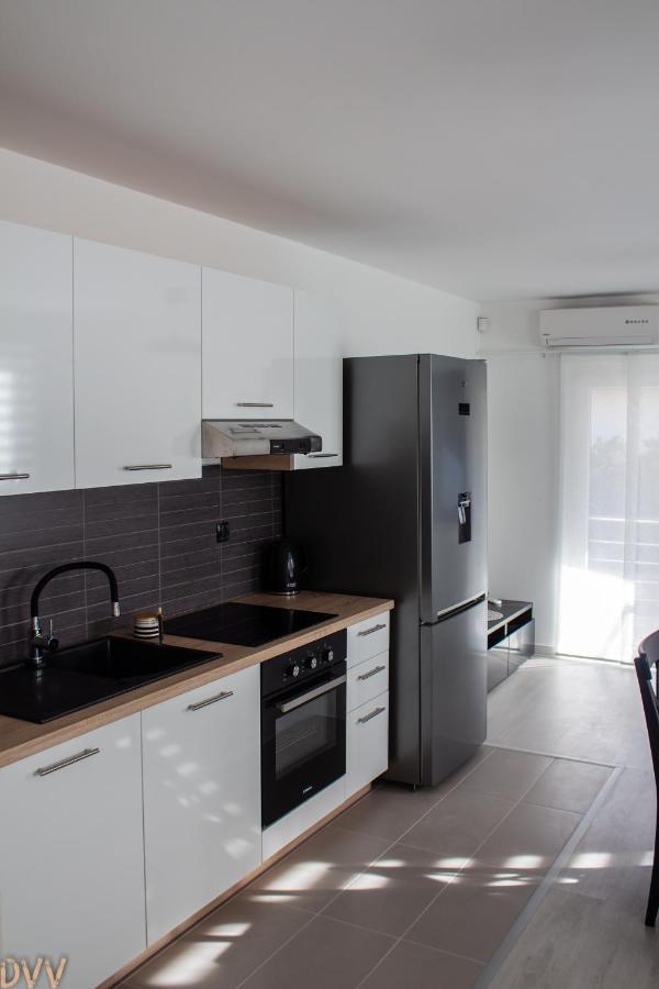 Apartmani MY WAY Tribunj  Bagian luar foto